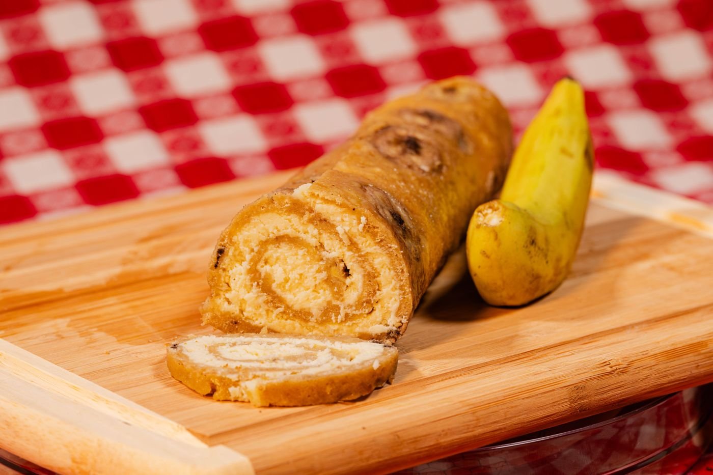 Banana Cheesecake Roll