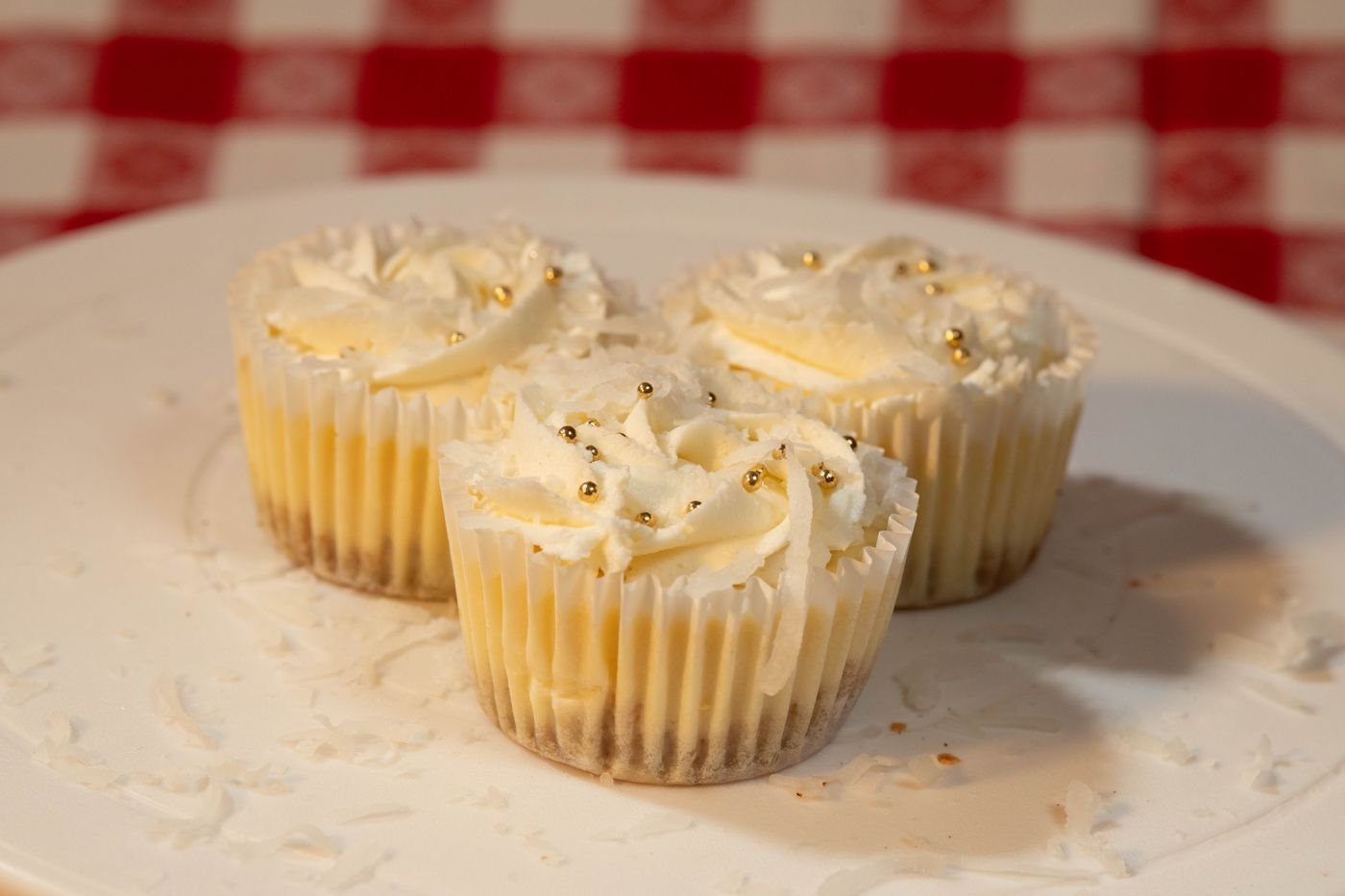 Coconut cheesecake cups